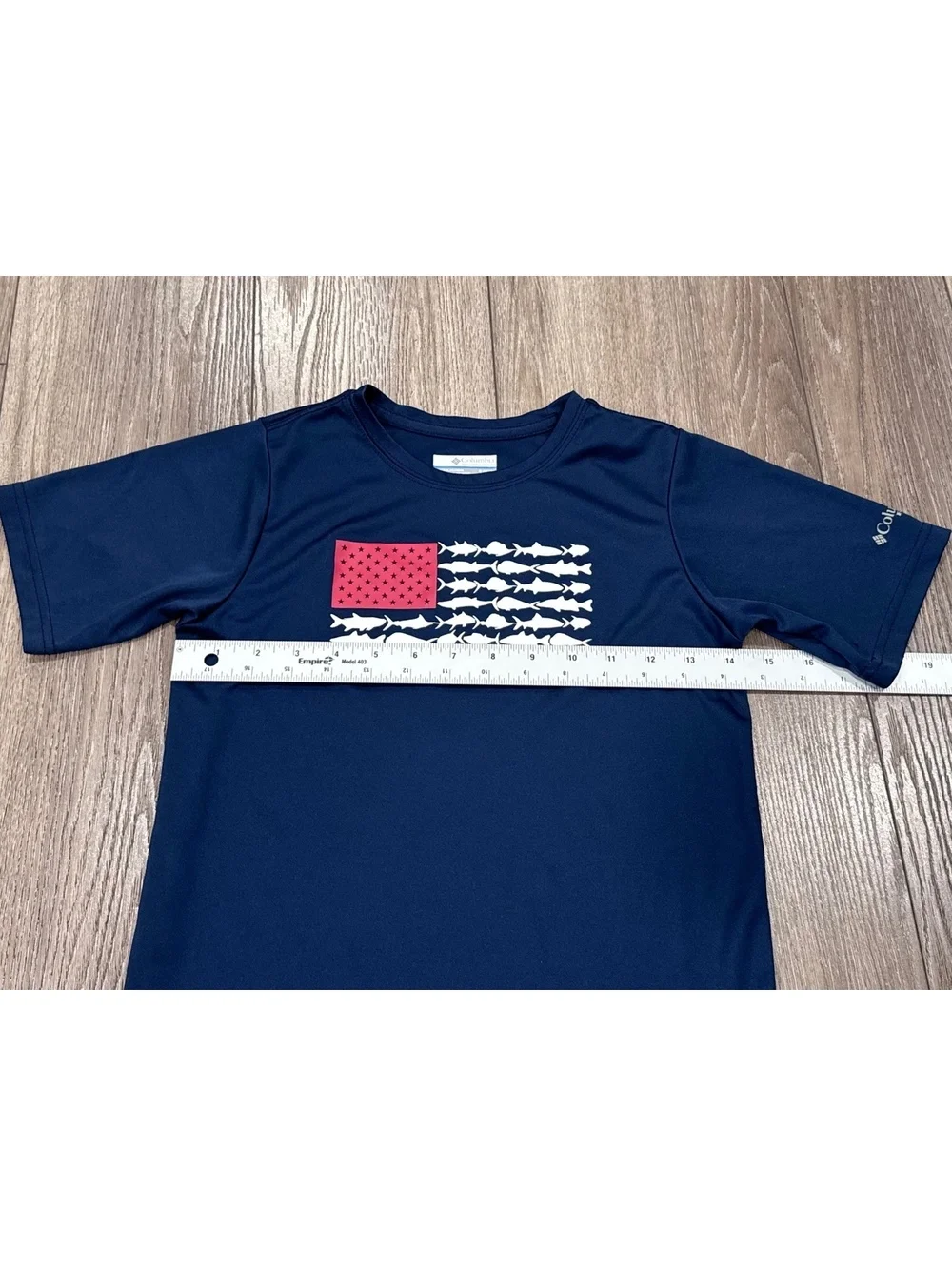Columbia Navy Blue Short Sleeve Fish Flag Graphic T-Shirt Size Medium